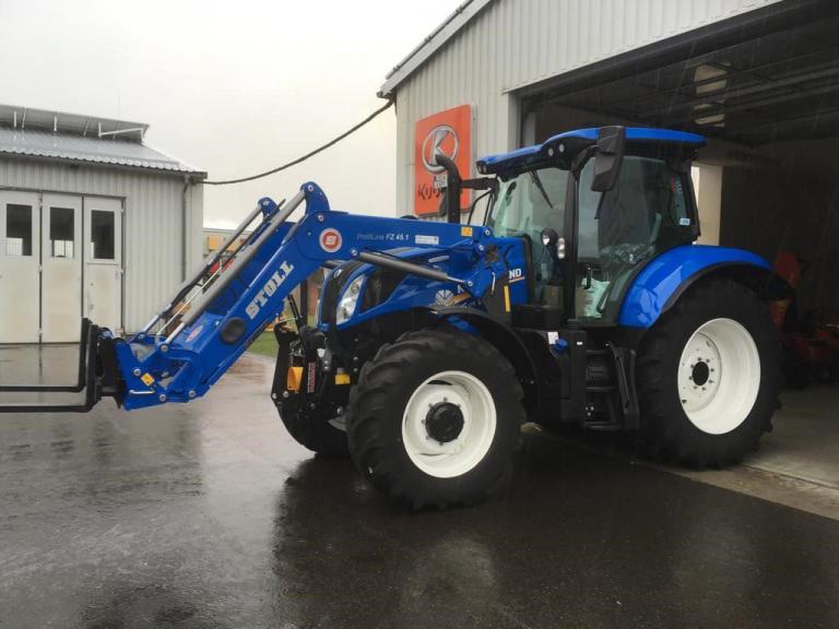 New Holland T6.175 mit Stoll-Frontlader